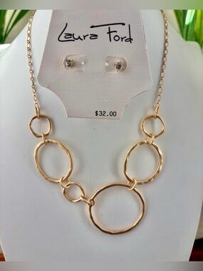 Laura Ford Goldtone hammered irregular open circle shapes & earring set